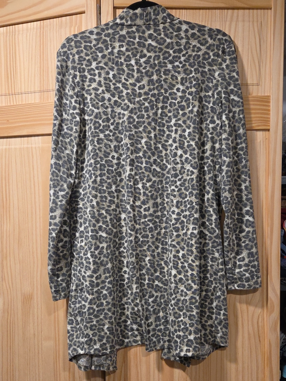 Zenana Leopard Print Open Cardigan Size M - Picture 2 of 6